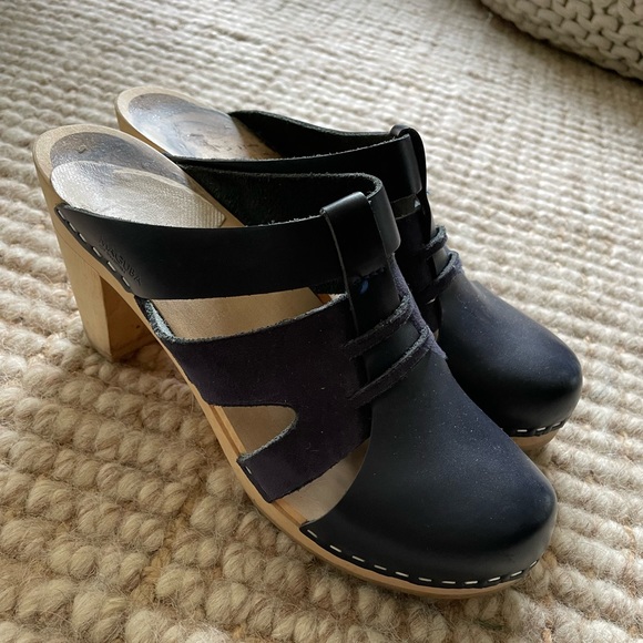 Shoes - Swedish Hasbeens / Maguba heeled clogs navy blue